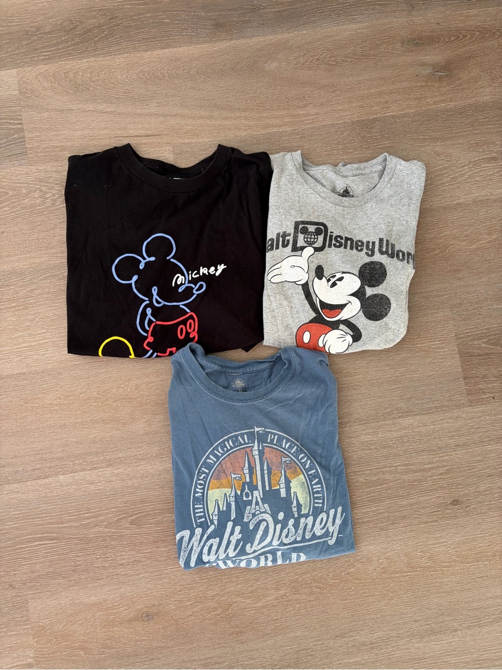 Disney Men's Mickey Graphic Short Sleeve Tees